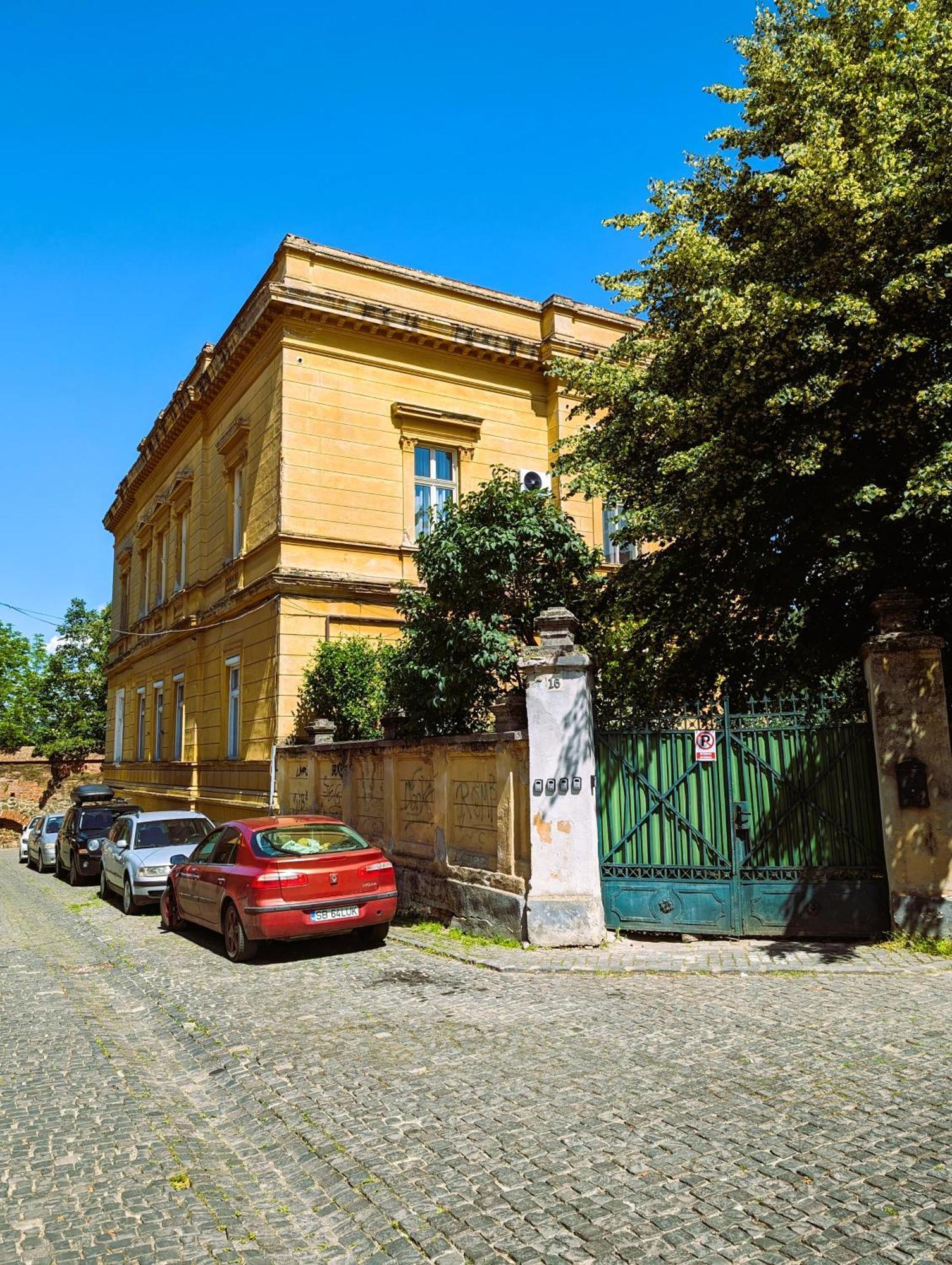 Apartments In Historic Center, Quiet Area, Ac Sibiu Luaran gambar